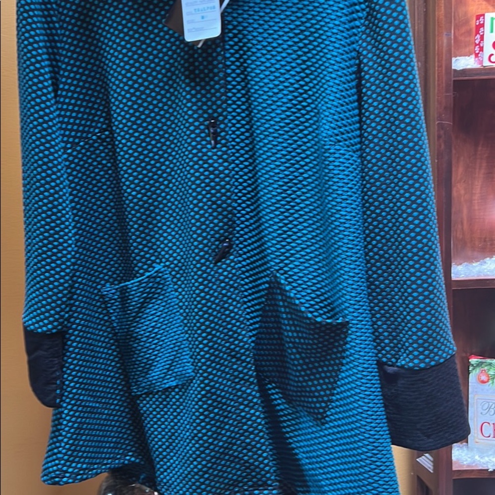 New Woman’s New Dorman Jacket. Size M. Colors are  turquoise and black. - Picture 3 of 4